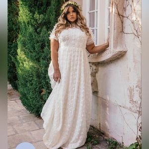 Never worn, bought in wrong size.